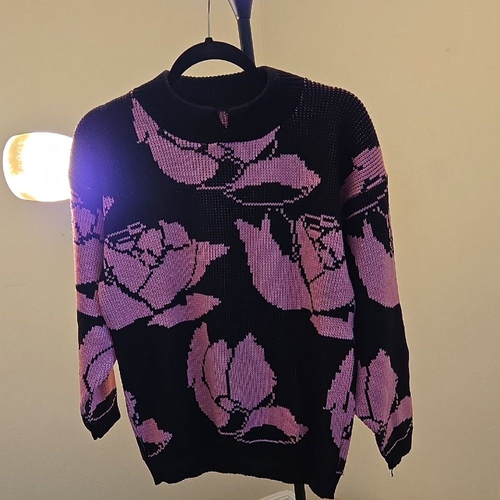 Black Crewneck Sweater with Pink Floral Jacquard P2P 22 Lgth 24